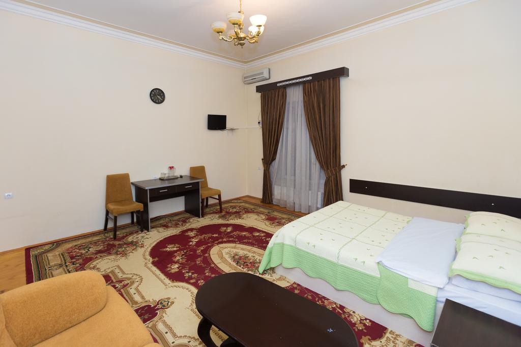 Araz Hotel Баку Экстерьер фото